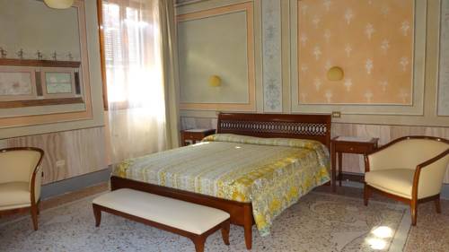 Imagen de la habitación del Hotel Albergo Giulia Gonzaga. Foto 9