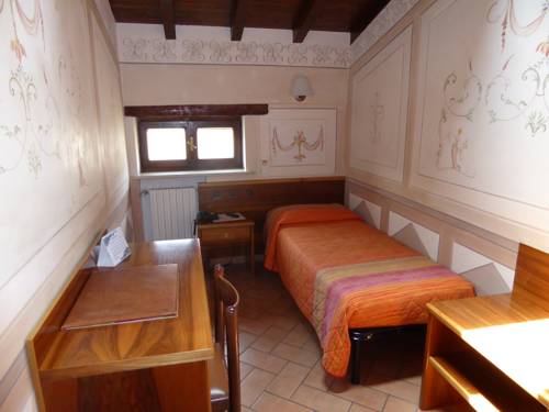 Imagen de la habitación del Hotel Albergo Giulia Gonzaga. Foto 11