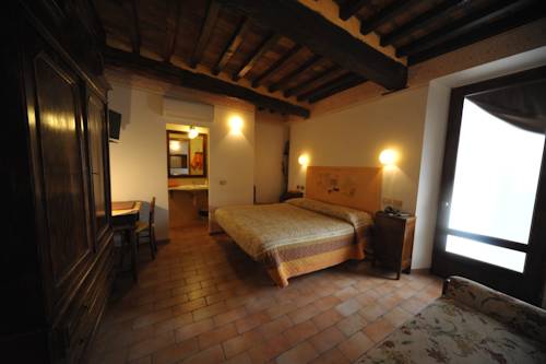 Imagen de la habitación del Hotel Albergo Giulia Gonzaga. Foto 13