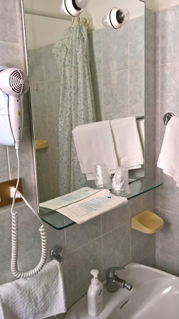 Imagen de la habitación del Hotel Albergo Golfo. Foto 15