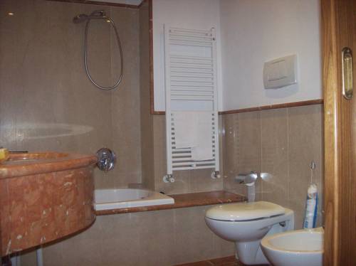 Imagen de la habitación del Hotel Albergo Il Cacciatore. Foto 12