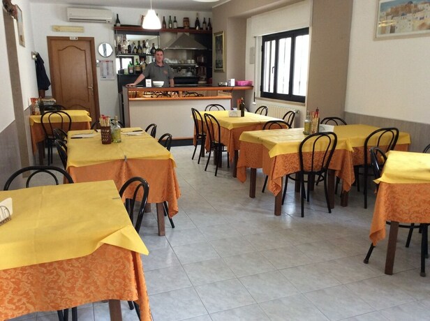Imagen del bar/restaurante del Hotel Albergo Italia, Lavello. Foto 14