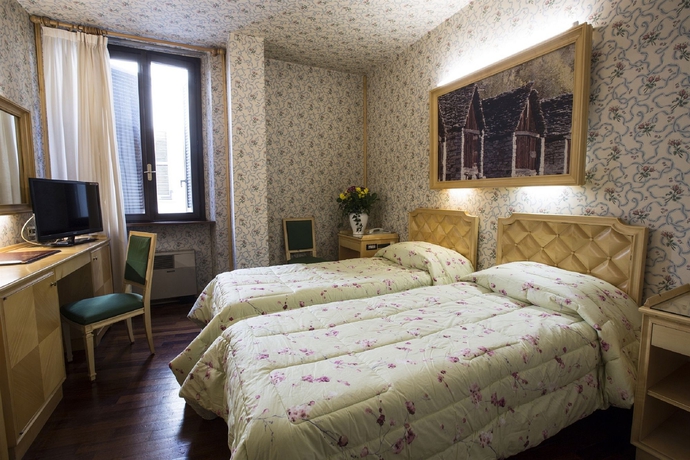 Imagen de la habitación del Hotel Albergo Italia, Novara. Foto 8