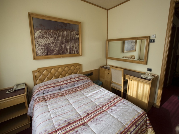 Imagen de la habitación del Hotel Albergo Italia, Novara. Foto 9
