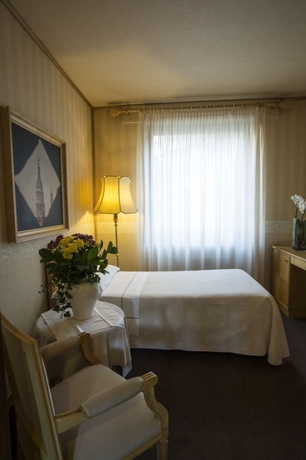 Imagen de la habitación del Hotel Albergo Italia, Novara. Foto 11