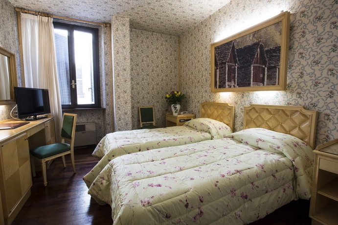 Imagen de la habitación del Hotel Albergo Italia, Novara. Foto 13