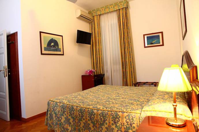 Imagen de la habitación del Hotel Albergo Italia, Piombino. Foto 3