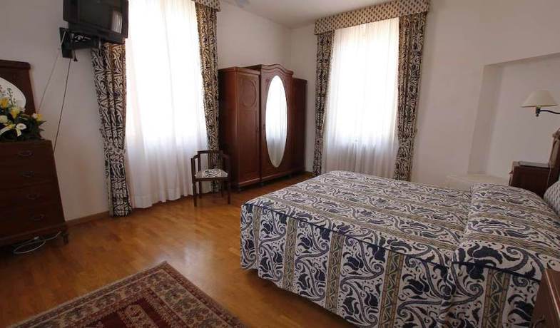 Imagen de la habitación del Hotel Albergo Italia, Piombino. Foto 7