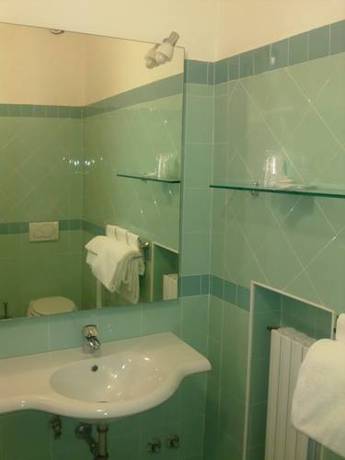 Imagen de la habitación del Hotel Albergo Italia, Poggibonsi. Foto 9
