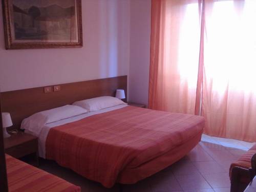 Imagen de la habitación del Hotel Albergo Italia, Poggibonsi. Foto 10