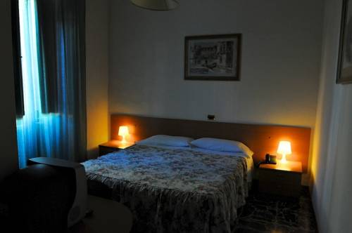 Imagen de la habitación del Hotel Albergo Italia, Poggibonsi. Foto 14