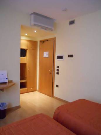 Imagen de la habitación del Hotel Albergo Italia, Urbino. Foto 3