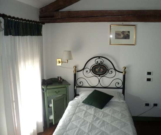 Imagen de la habitación del Hotel Albergo La Bersagliera. Foto 19