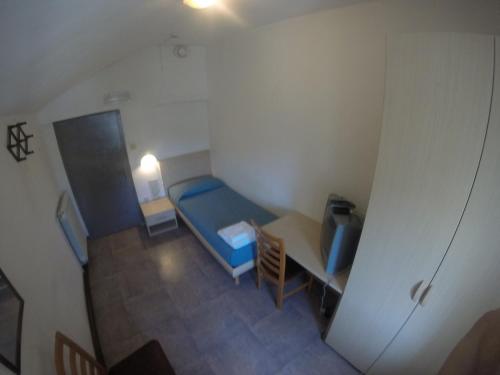 Imagen de la habitación del Hotel Albergo La Caravella. Foto 6