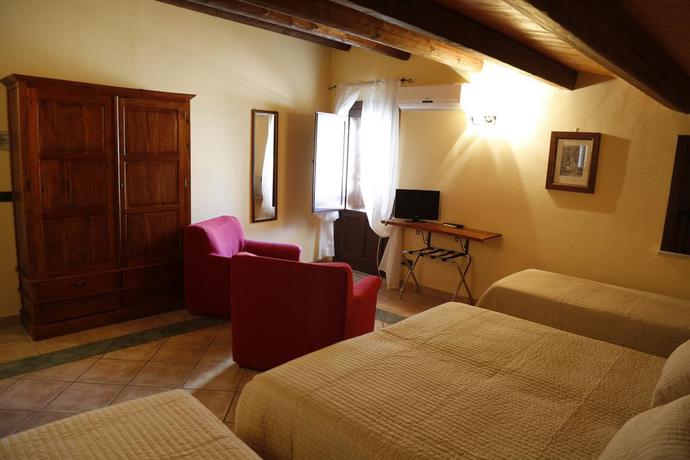 Imagen de la habitación del Hotel Albergo La Fontanella, Noto. Foto 9