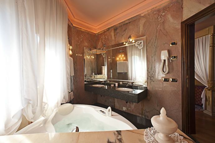 Imagen de la habitación del Hotel Albergo La Lanterna. Foto 8