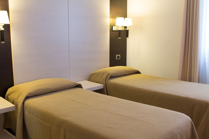 Imagen de la habitación del Hotel Albergo La Marina. Foto 5