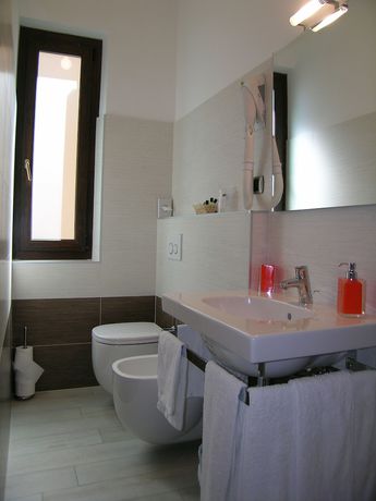 Imagen de la habitación del Hotel Albergo La Marina. Foto 15