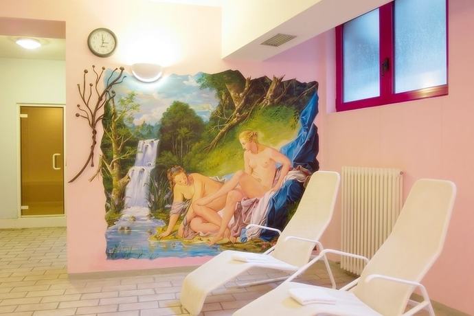 Imagen de la piscina del Hotel Albergo La Montanina. Foto 17