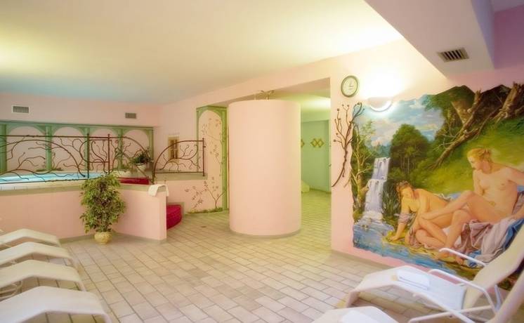 Imagen de la piscina del Hotel Albergo La Montanina. Foto 18