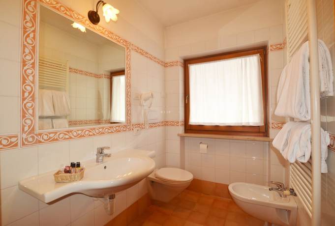 Imagen de la habitación del Hotel Albergo La Montanina. Foto 10