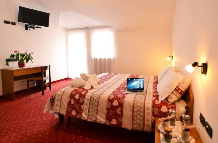 Imagen de la habitación del Hotel Albergo La Montanina. Foto 11