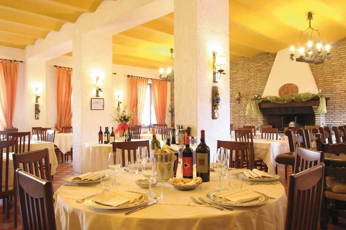Imagen del bar/restaurante del Hotel Albergo La Palomba. Foto 7