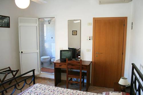 Imagen de la habitación del Hotel Albergo La Perla. Foto 4