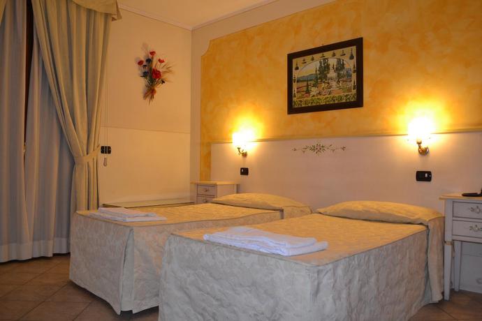 Imagen de la habitación del Hotel Albergo La Piana. Foto 6