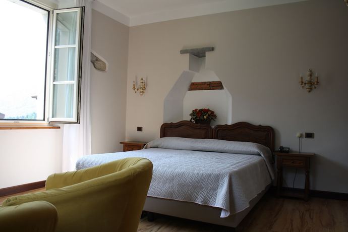 Imagen de la habitación del Hotel Albergo La Torre. Foto 9