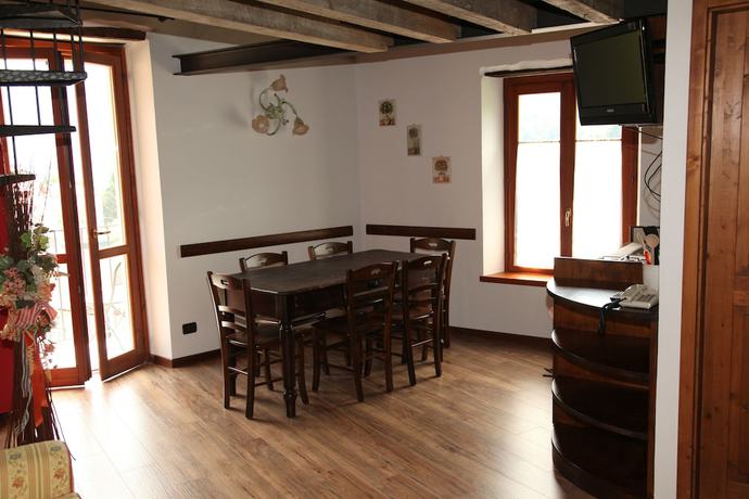 Imagen de la habitación del Hotel Albergo La Torre. Foto 15