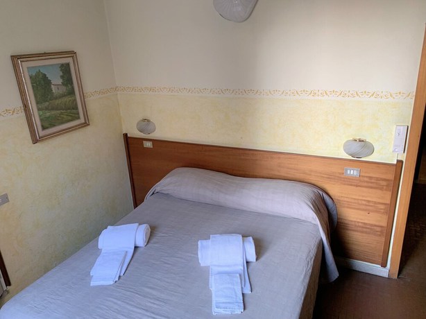 Imagen de la habitación del Hotel Albergo La Villetta. Foto 11
