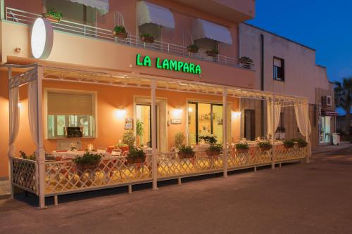 Imagen de la habitación del Hotel Albergo Lampara 2015. Foto 9