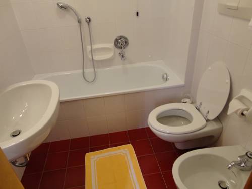 Imagen de la habitación del Hotel Albergo Le Marmotte. Foto 16