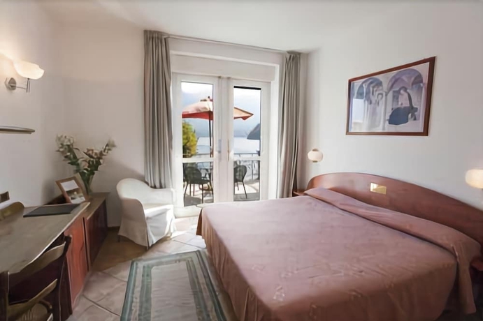 Imagen de la habitación del Hotel Albergo Lenno. Foto 3