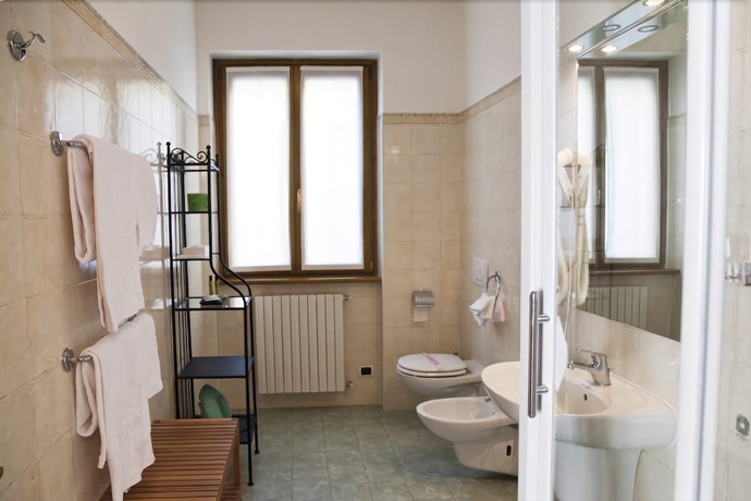 Imagen de la habitación del Hotel Albergo Lenno. Foto 4