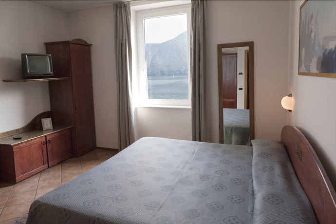 Imagen de la habitación del Hotel Albergo Lenno. Foto 5