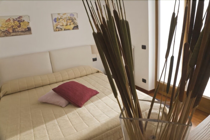 Imagen de la habitación del Hotel Albergo Lenno. Foto 9