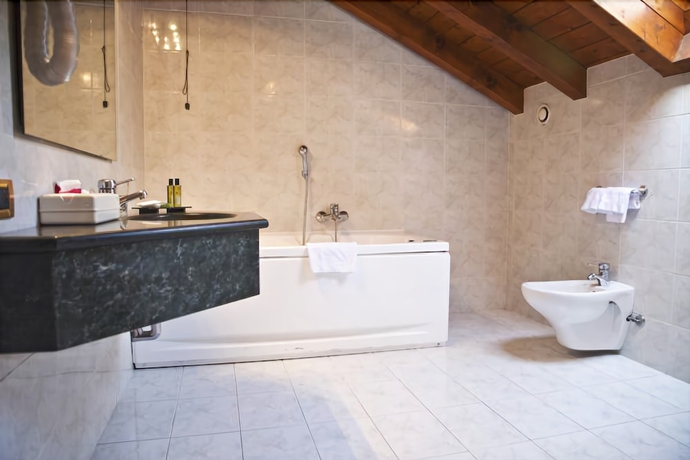 Imagen de la habitación del Hotel Albergo Lenno. Foto 18