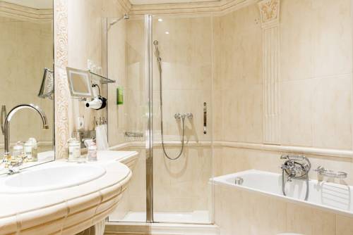 Imagen de la habitación del Hotel Albergo Losone. Foto 9