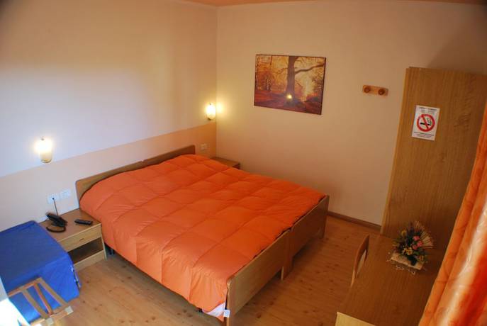 Imagen de la habitación del Hotel Albergo Lucia. Foto 4