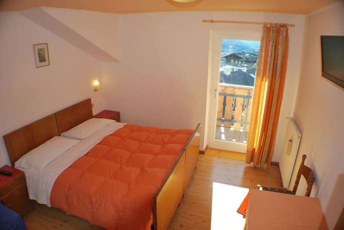 Imagen de la habitación del Hotel Albergo Lucia. Foto 14