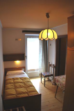 Imagen de la habitación del Hotel Albergo Lucia. Foto 16