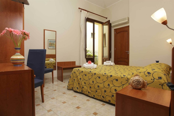 Imagen de la habitación del Hotel Albergo Maccotta. Foto 5