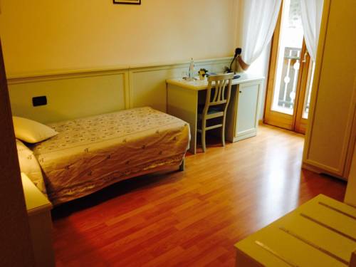 Imagen de la habitación del Hotel Albergo Maggiorina. Foto 14