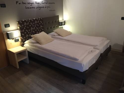 Imagen de la habitación del Hotel Albergo Maggiorina. Foto 15