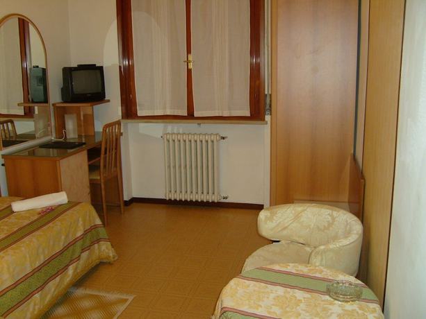 Imagen de la habitación del Hotel Albergo Marenghi. Foto 13