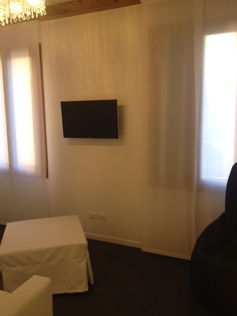 Imagen de los interiores del Hotel Albergo Marin. Foto 12