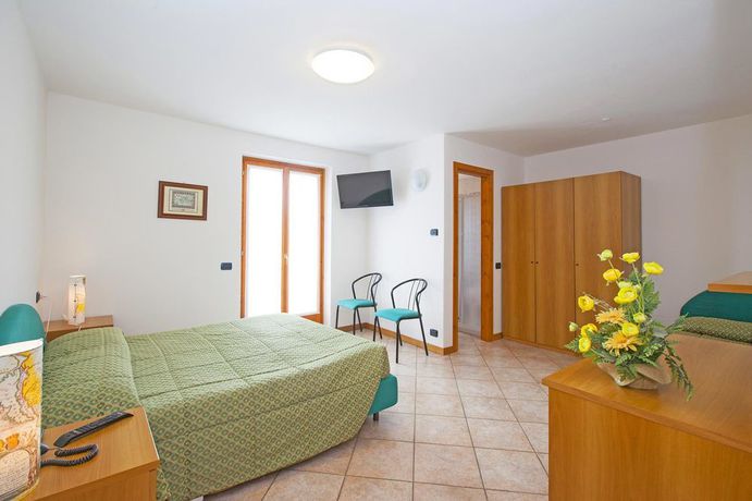 Imagen de la habitación del Hotel Albergo Max Meubl&egrave;. Foto 5