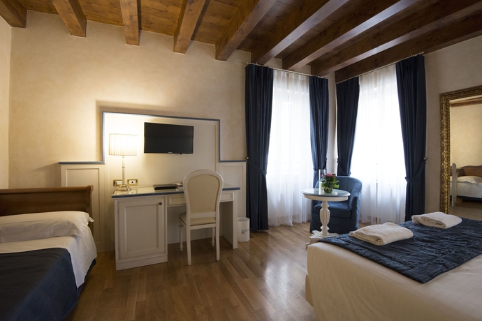 Imagen de la habitación del Hotel Albergo Mazzanti. Foto 10